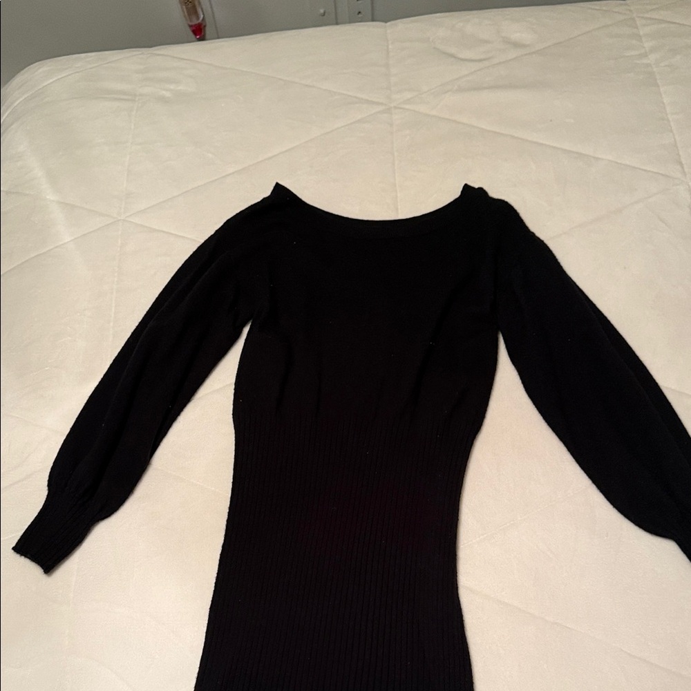 Versona Black Off-the-Shoulder Sweater